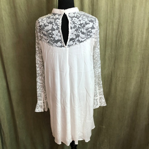 ✨✨Tassels N Lace Floral Lace Cutout Tunic Dress ✨ - Picture 2 of 8